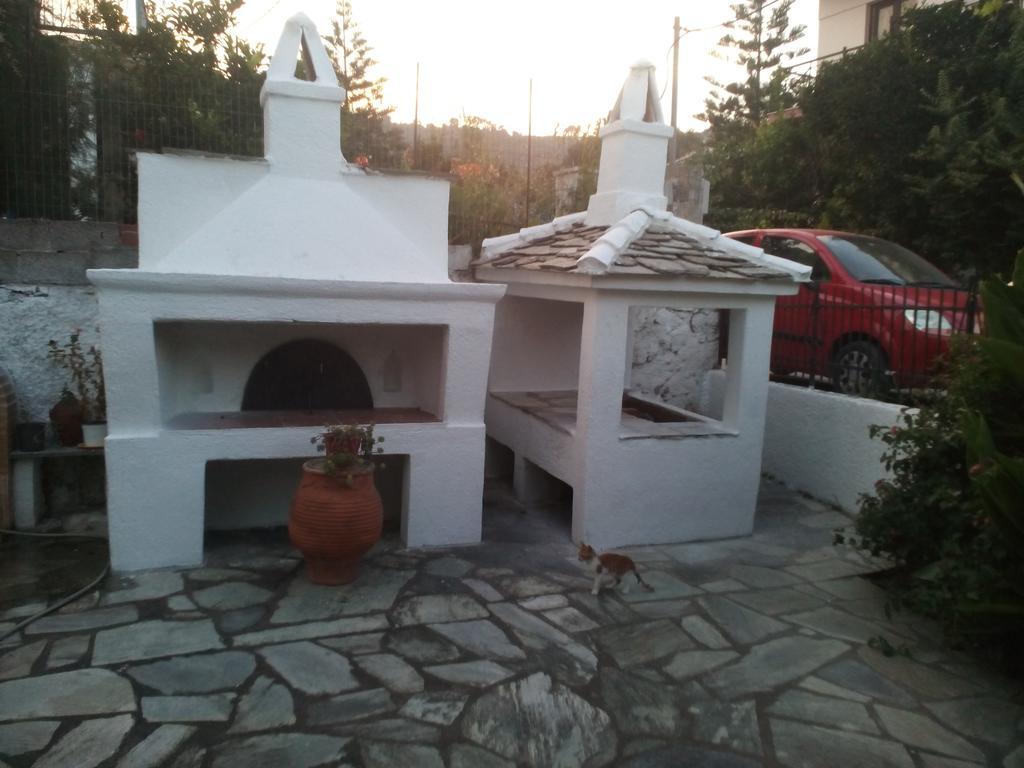 Karagiozos Studios & Apartments Skopelos Town Exterior foto