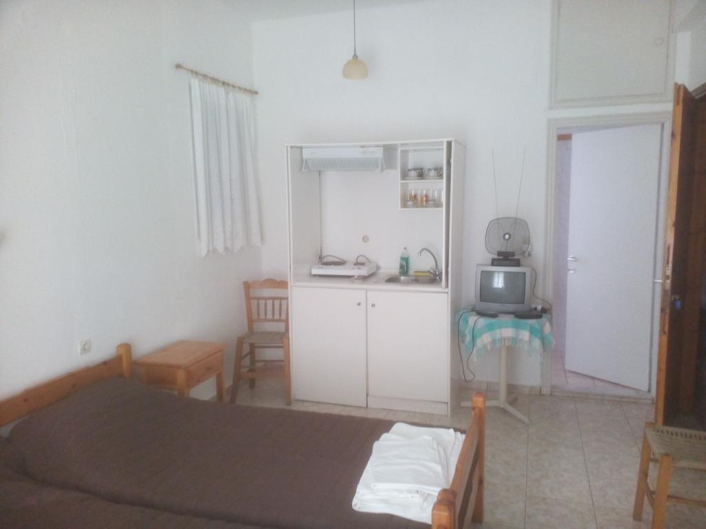 Karagiozos Studios & Apartments Skopelos Town Exterior foto