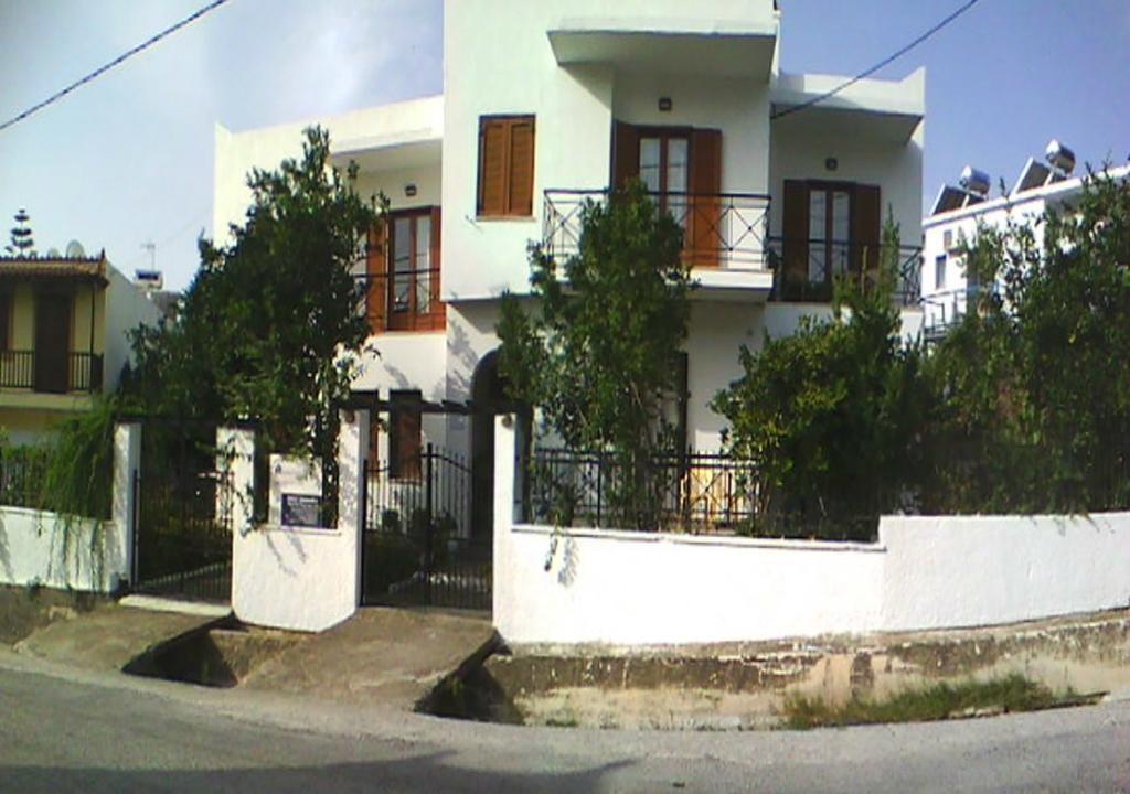 Karagiozos Studios & Apartments Skopelos Town Exterior foto